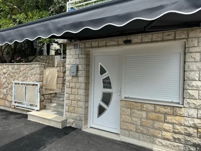 Lory Apartmani Dramalj Apartment
