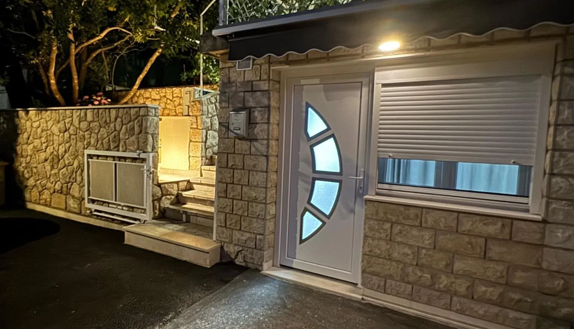 Lory Apartmani دْغاماي شقة